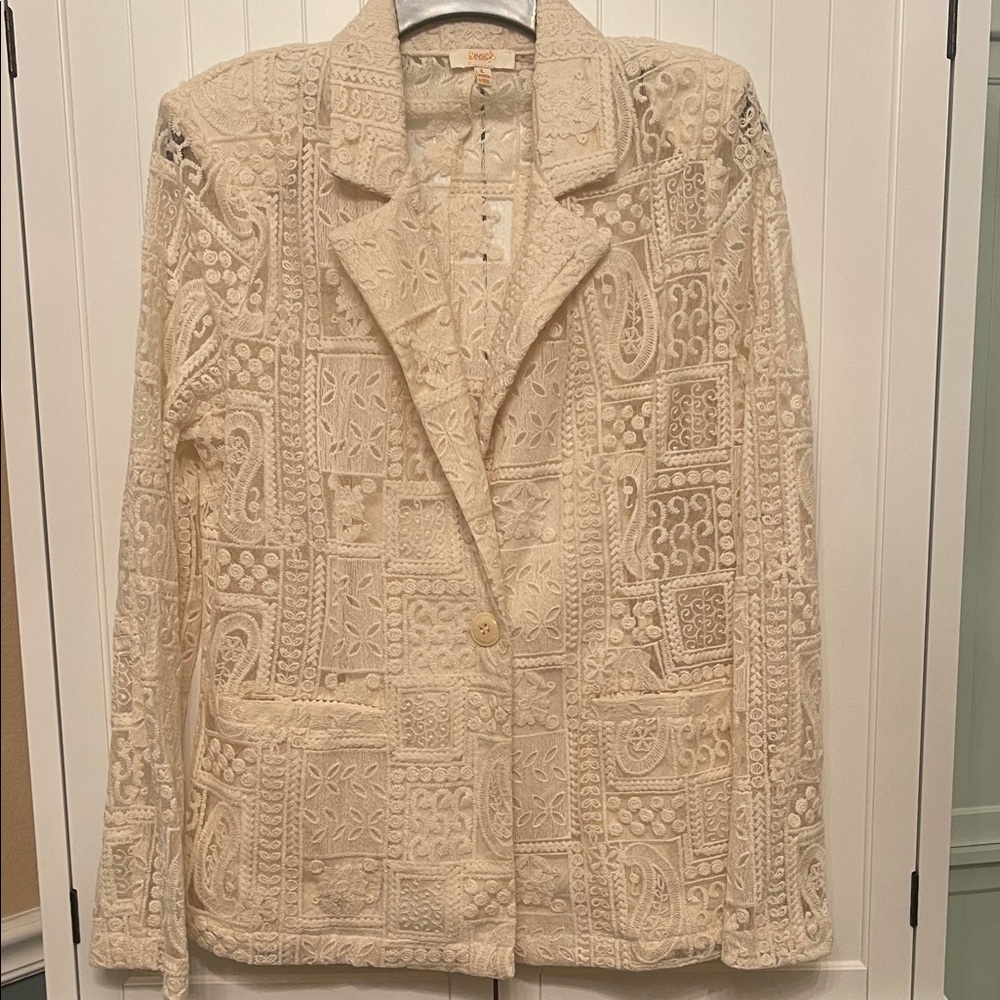 Peach Brand Cream Lace Blazer